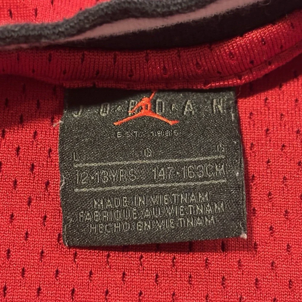 Nike Air Jordan Jersey Youth Boys Large 12-13 Red Black Chicago Bulls Jordan #23